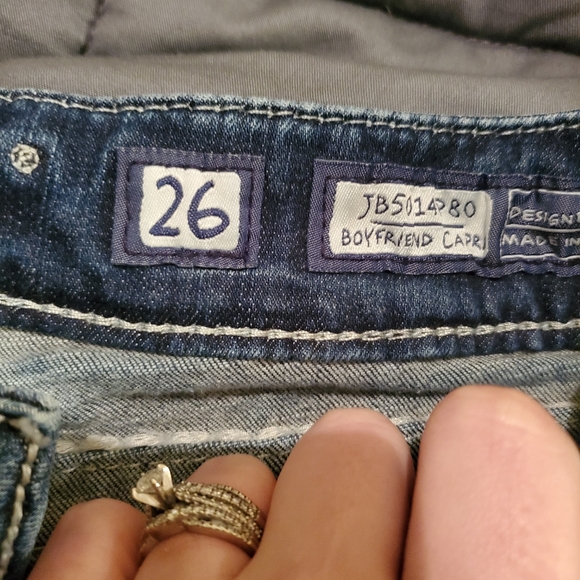 Miss Me Boyfriend Capris - Picture 4 of 4